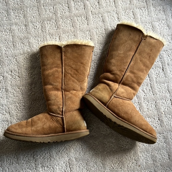 UGG Boots Bailey Boots Button Triplet Tall Women’s  Size 7 Chestnut Tan - Picture 2 of 12